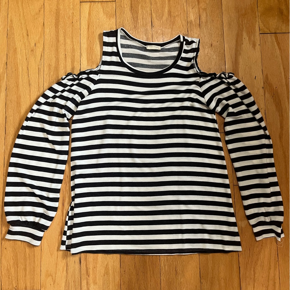 Medium Open Shoulder Long Sleeve Top